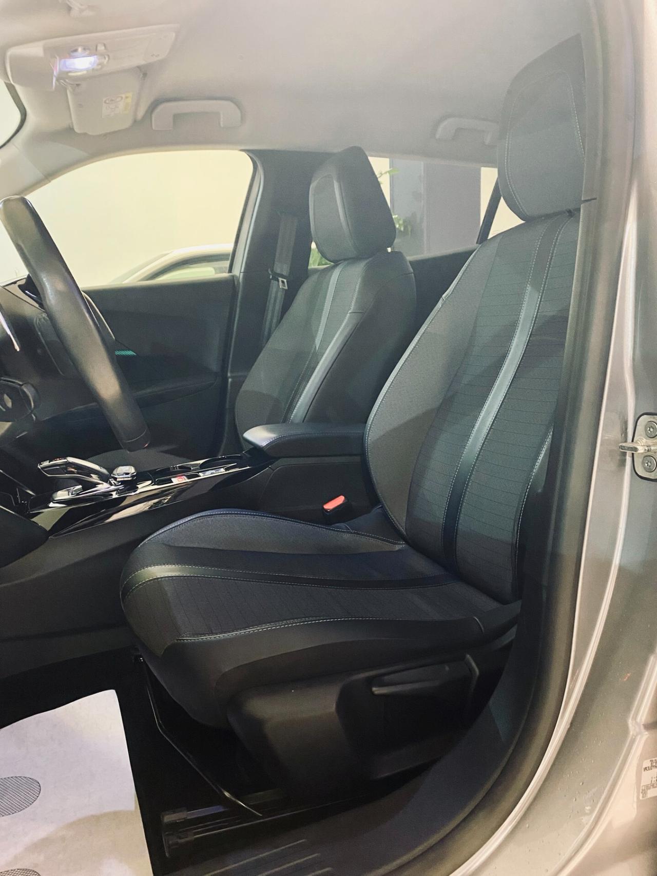 Peugeot 2008 PureTech 130 S&S EAT8 Allure