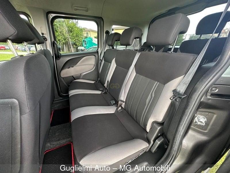 FIAT Doblò 1.4 T-Jet 16V Natural Power Lounge 7 Posti