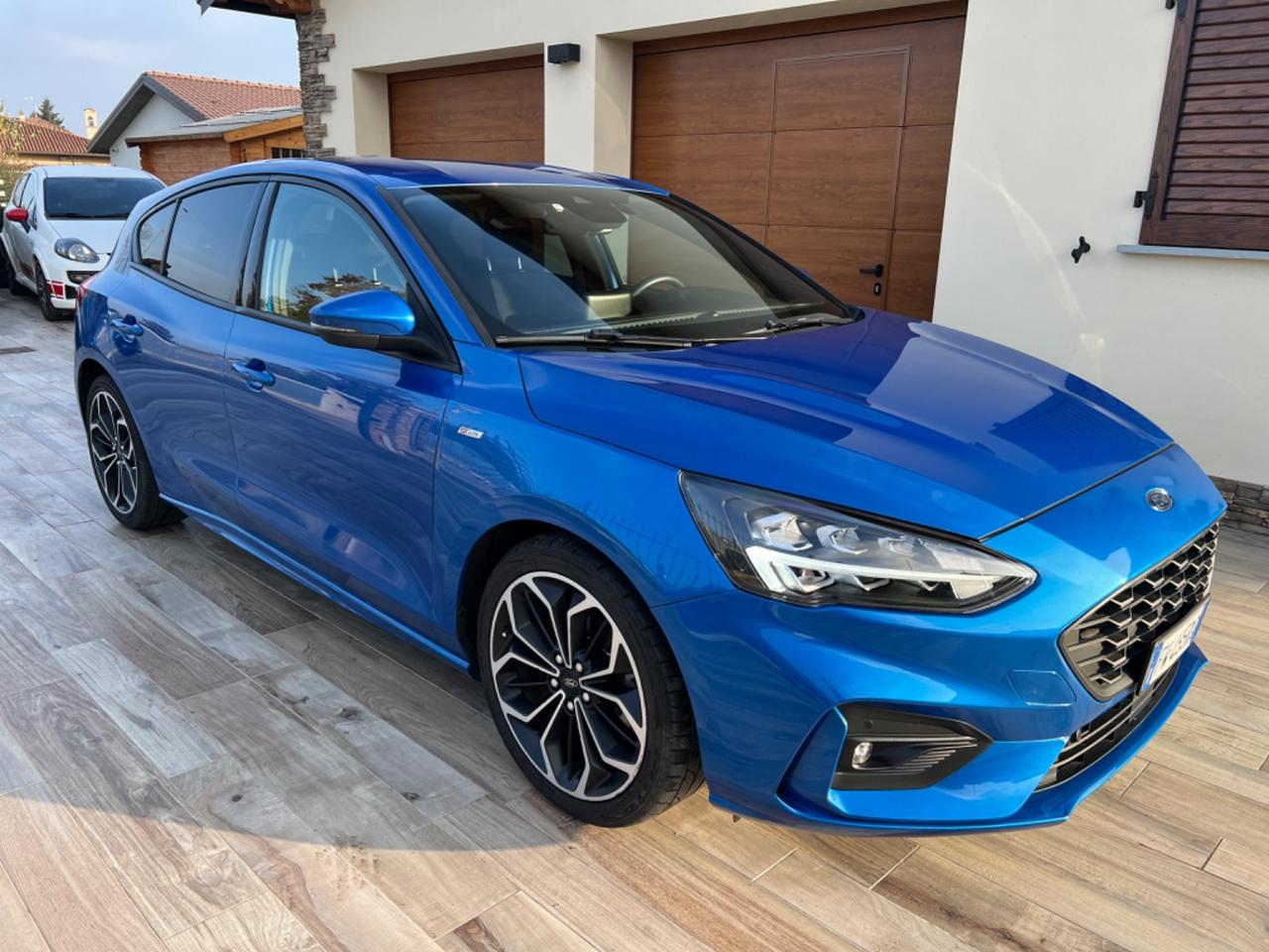 Ford Focus 1.0 EcoBoost 125 CV ST Line CERCHI18 FARI MATRIX