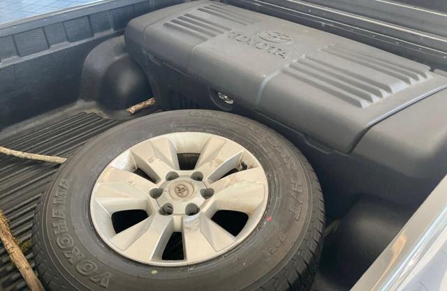 TOYOTA Hilux 2.4 D-4D 2WD 4 porte Double Cab Lounge