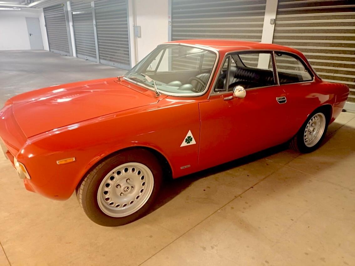 Alfa Romeo GT 1300 Scalino
