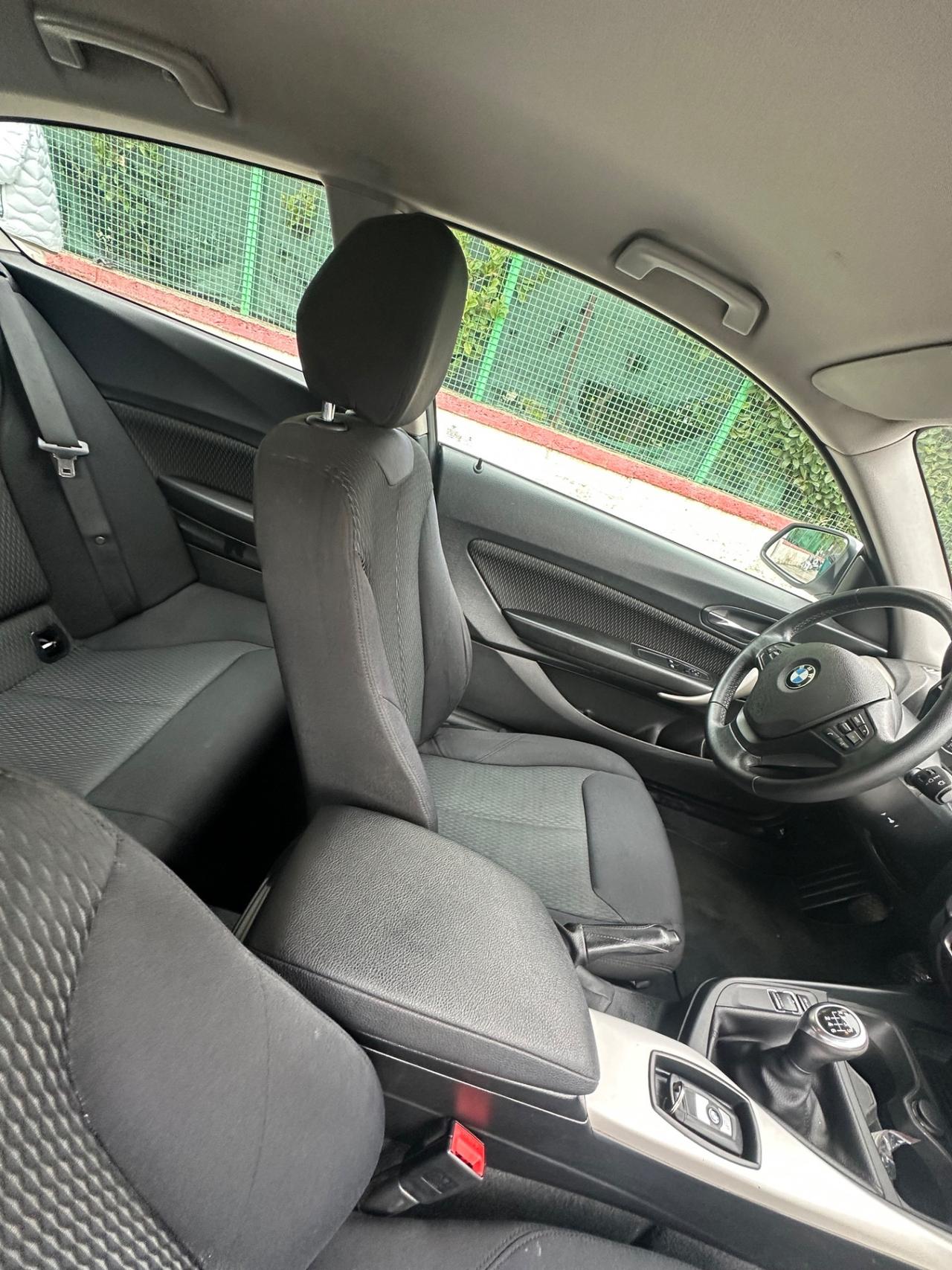 Bmw 114 114d 3p. Unique