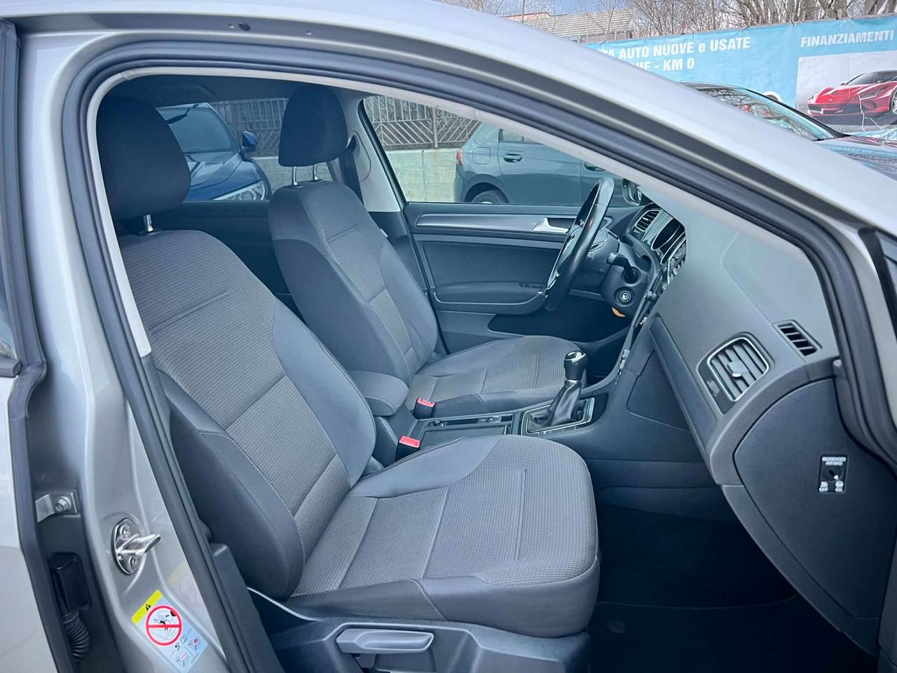 Volkswagen Golf 1.6 TDI 115 CV -CARPLAY-LED