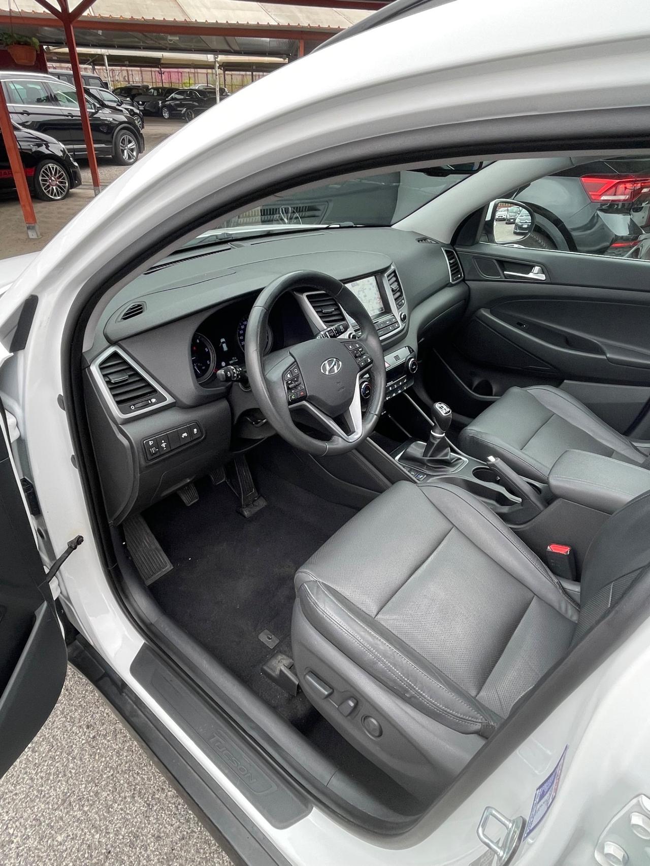Tucson 1.7 CRDi- Sound Edition-pelle-tetto-unipro-