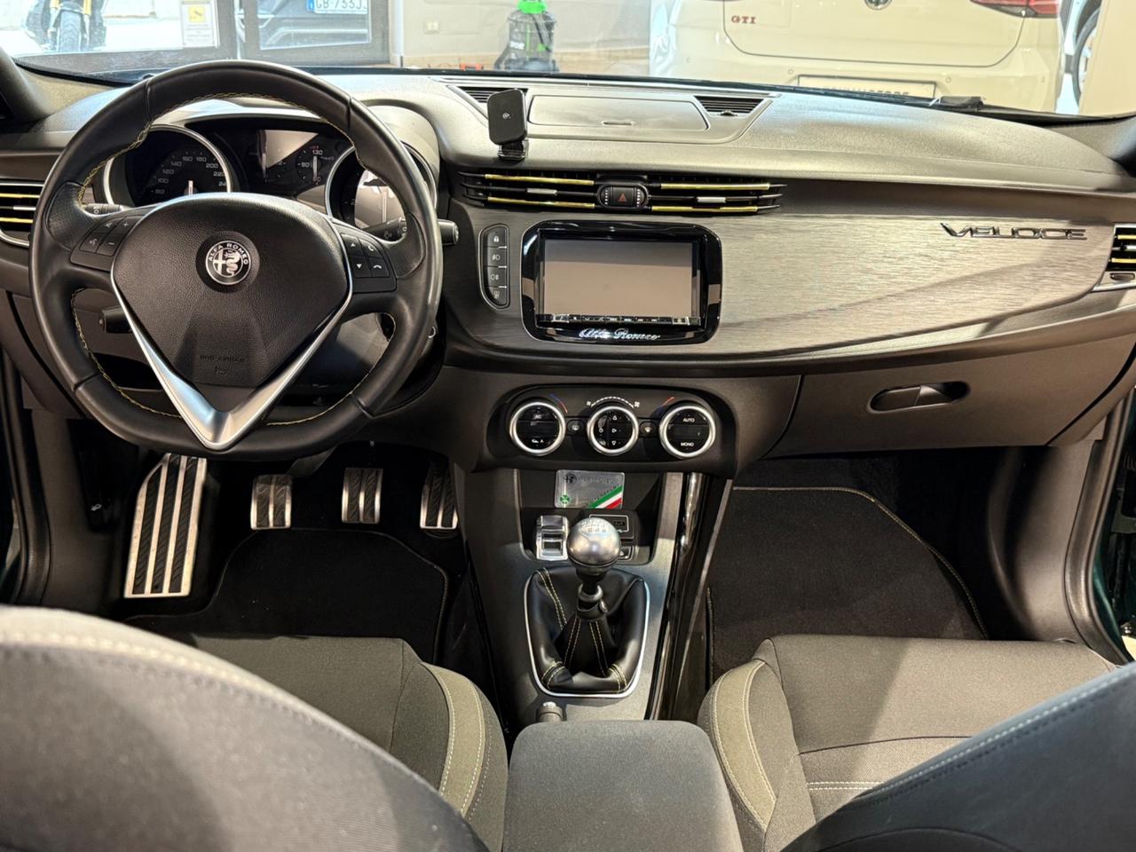 Alfa Romeo Giulietta 1.6 JTDm 120 allestimento VELOCE verde Visconti