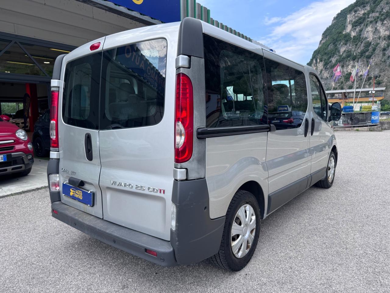 Opel Vivaro 27 2.5 CDTI PC-TN Combi 9 posti Fap