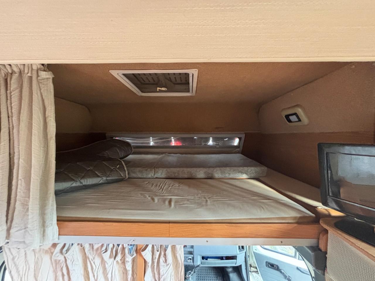 Ford Tranzit Laika 2.5