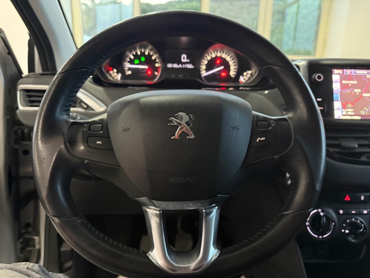 Peugeot 208 1.2 VTI 82 5P Allure STYLE+NAVI/LED2017