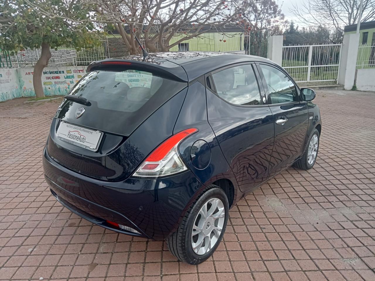 Lancia Ypsilon 1.2 69 CV 5 porte GPL Ecochic Gold