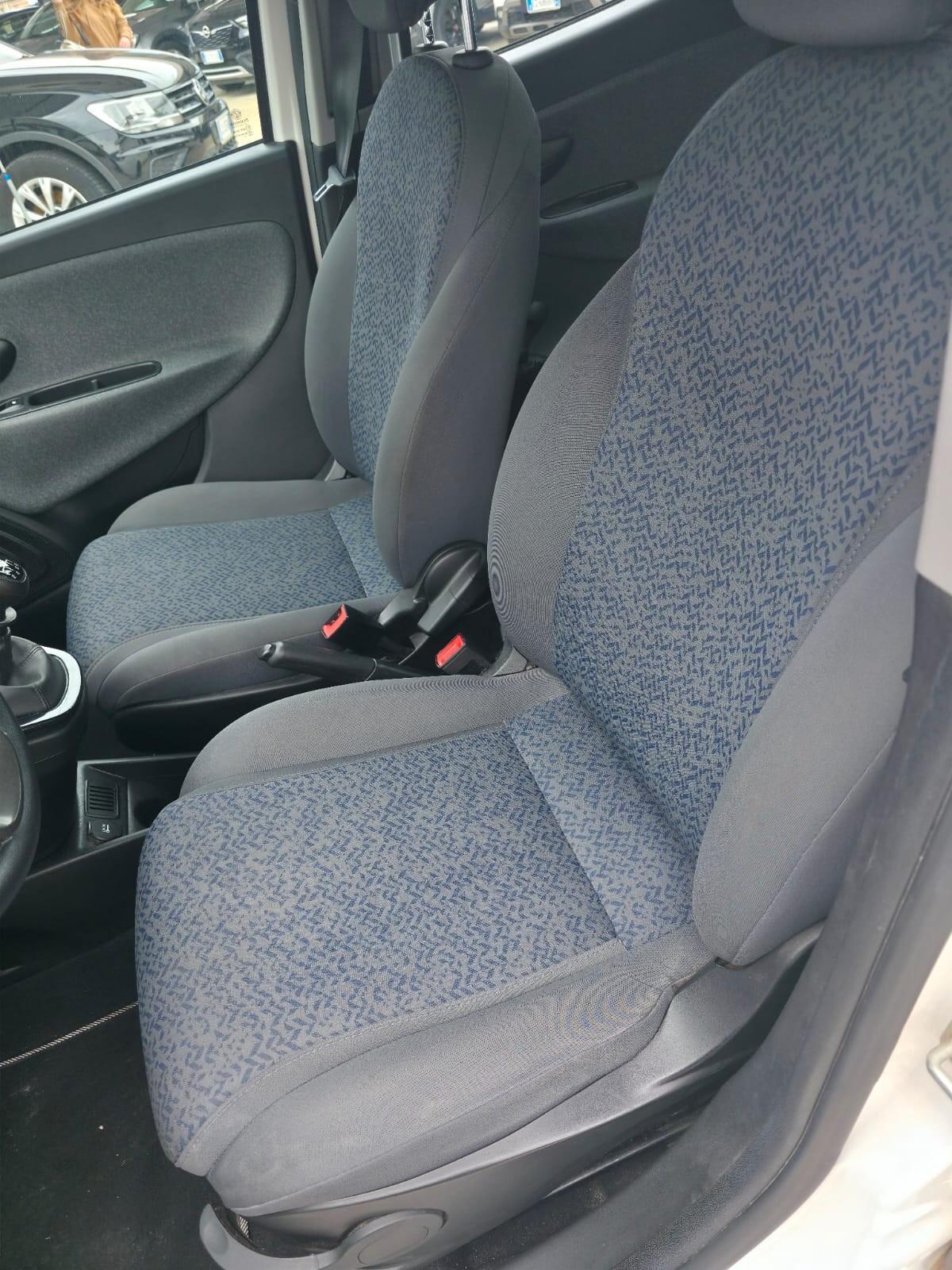 Lancia Ypsilon 1.0 FireFly 5 porte S&S Hybrid Ecochic A. Ferretti