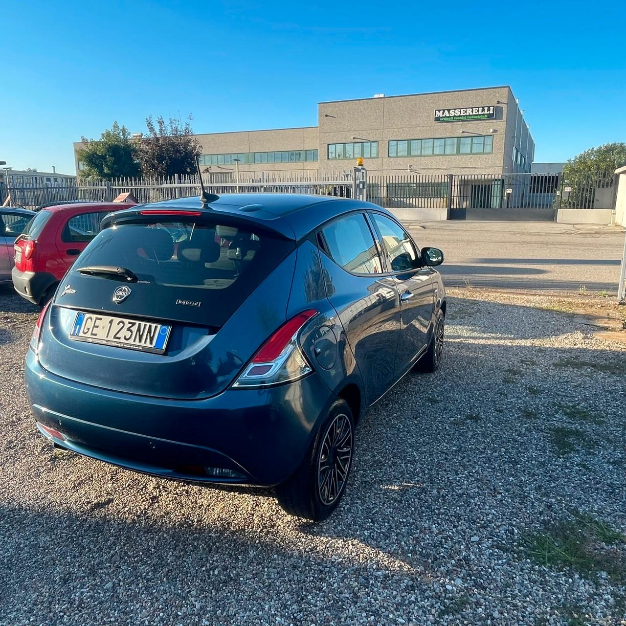 Lancia Ypsilon 1.0 FireFly 5 porte S&S Hybrid Ecochic Silver