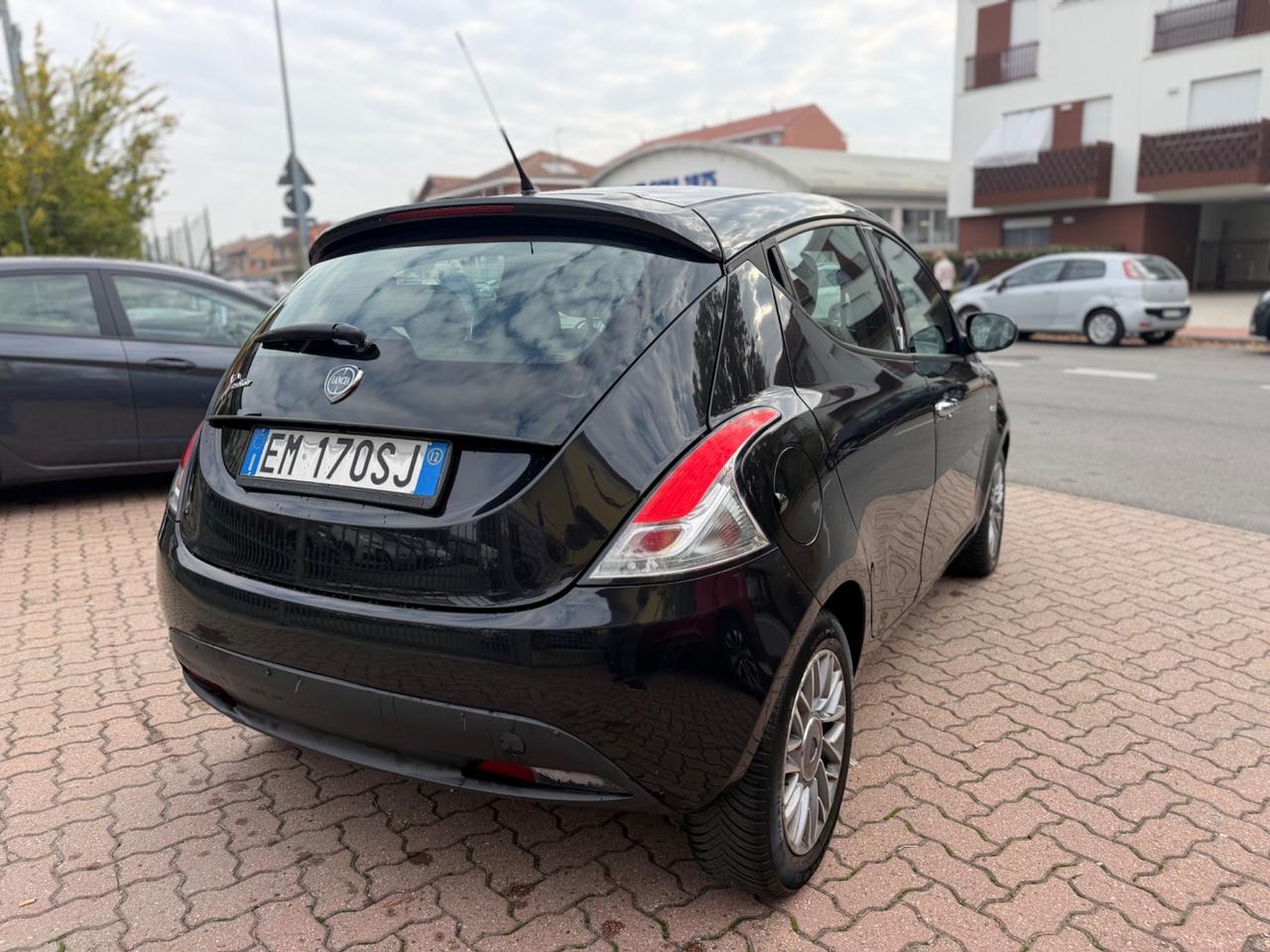 Lancia Ypsilon 1.2 69 CV 5 porte S&S Platinum