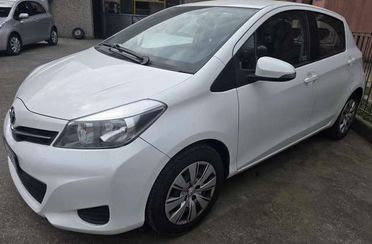 Toyota Yaris 5p 1.0 Sol c/CL