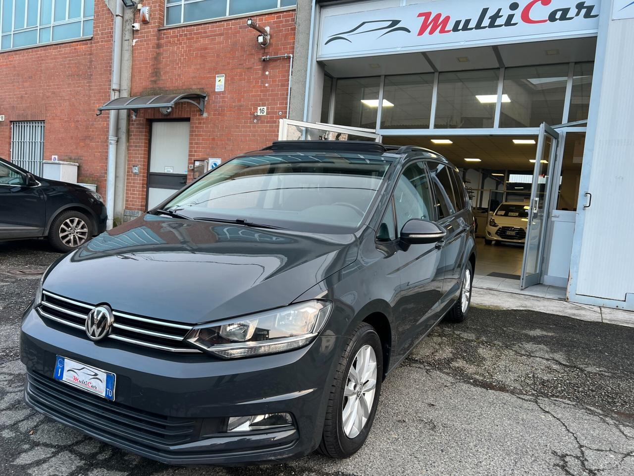 VOLKWAGEN TOURAN 7 POSTI CAMBIO AUTOMATICO CON COMANDI PER DISABILI