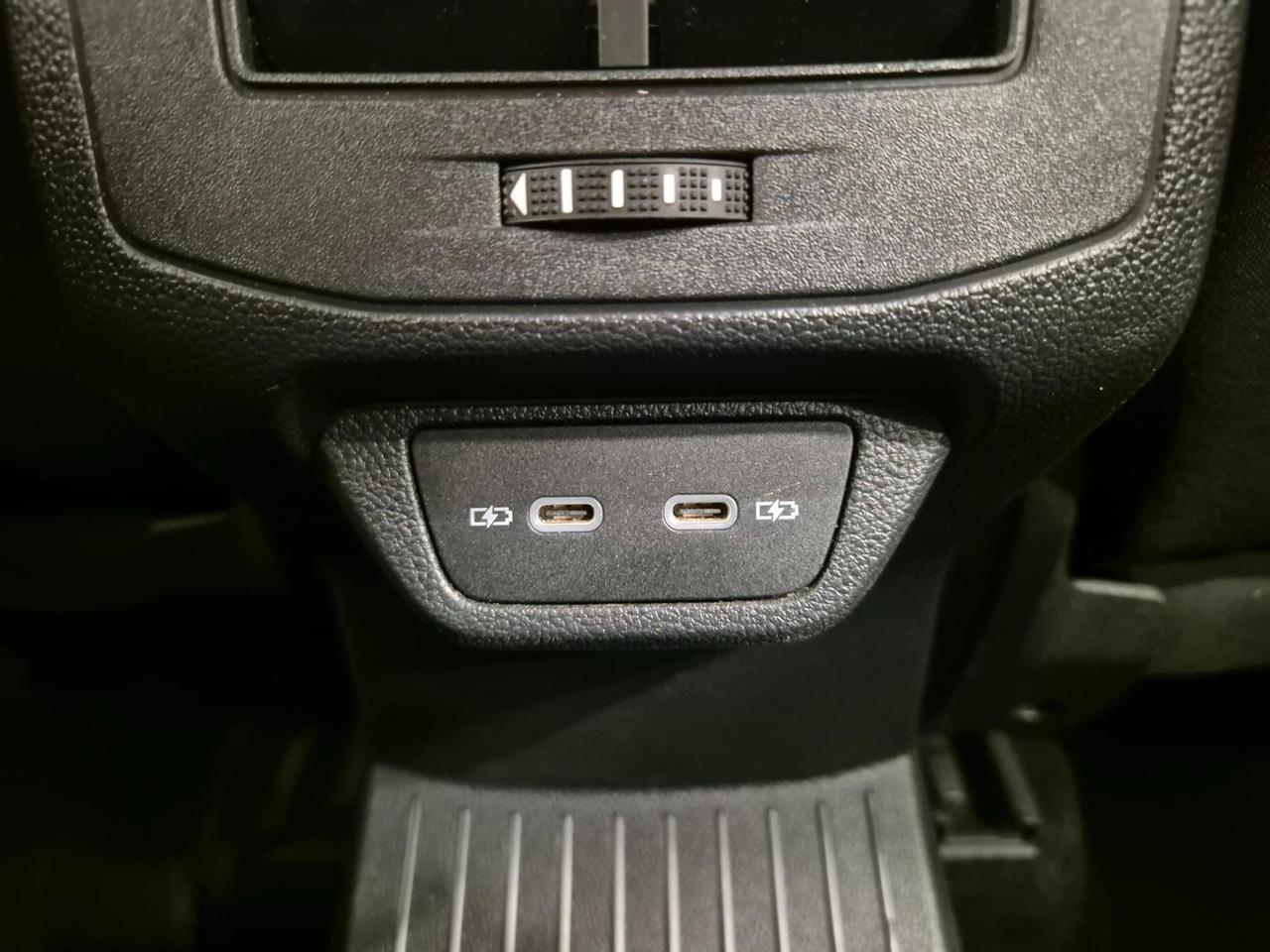 Volkswagen T-Roc 1.6 tdi Style N1 - ACC/Lim - Carplay