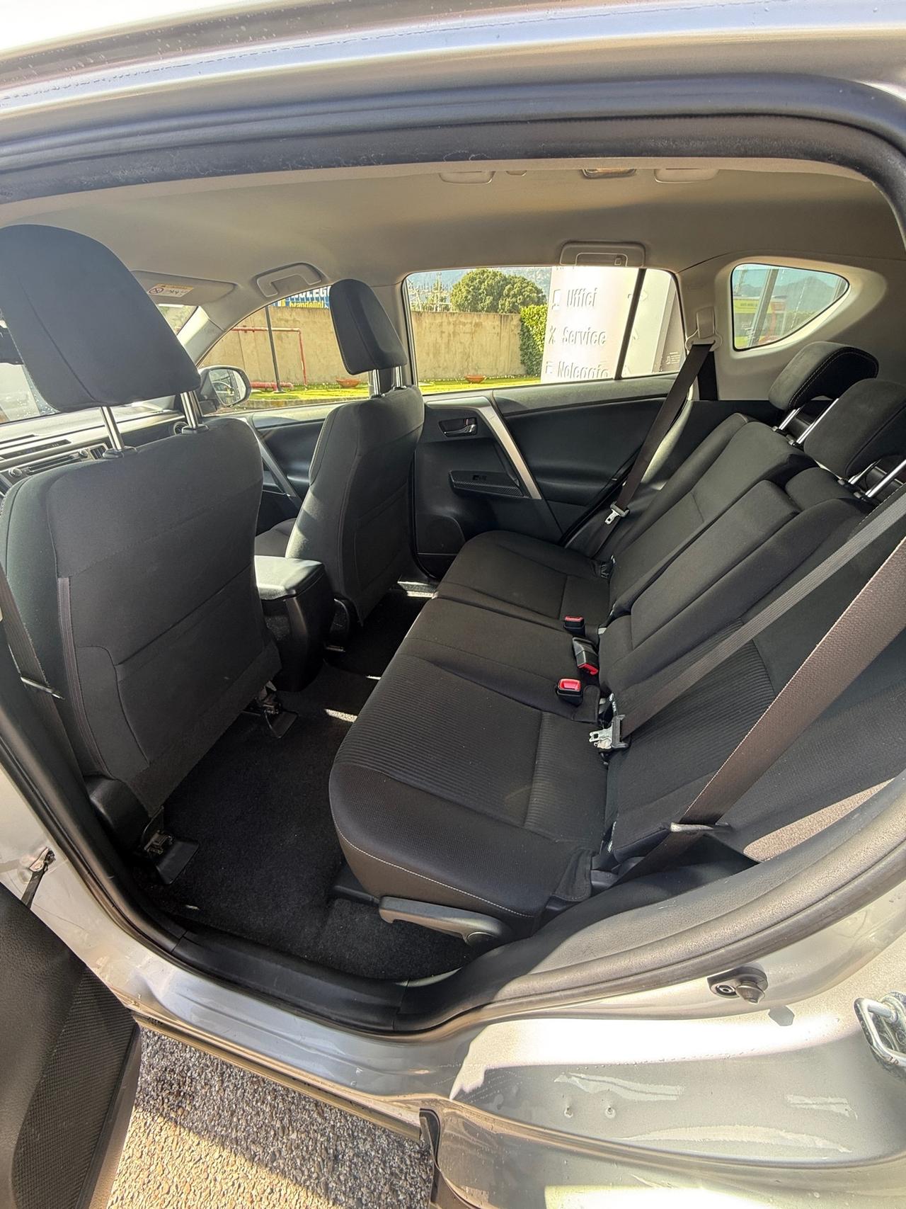 Toyota RAV 4 RAV4 2.0 D-4D 2WD Active my14"