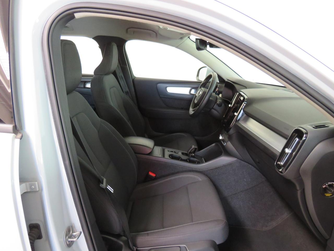Volvo XC40 B4 AWD Geartronic Momentum