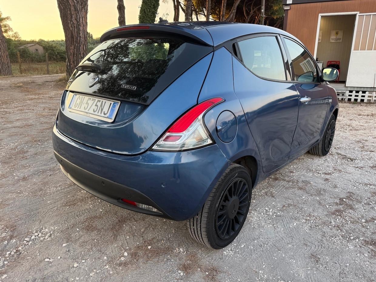Lancia Ypsilon 1.0 FireFly 5 porte S&S Hybrid