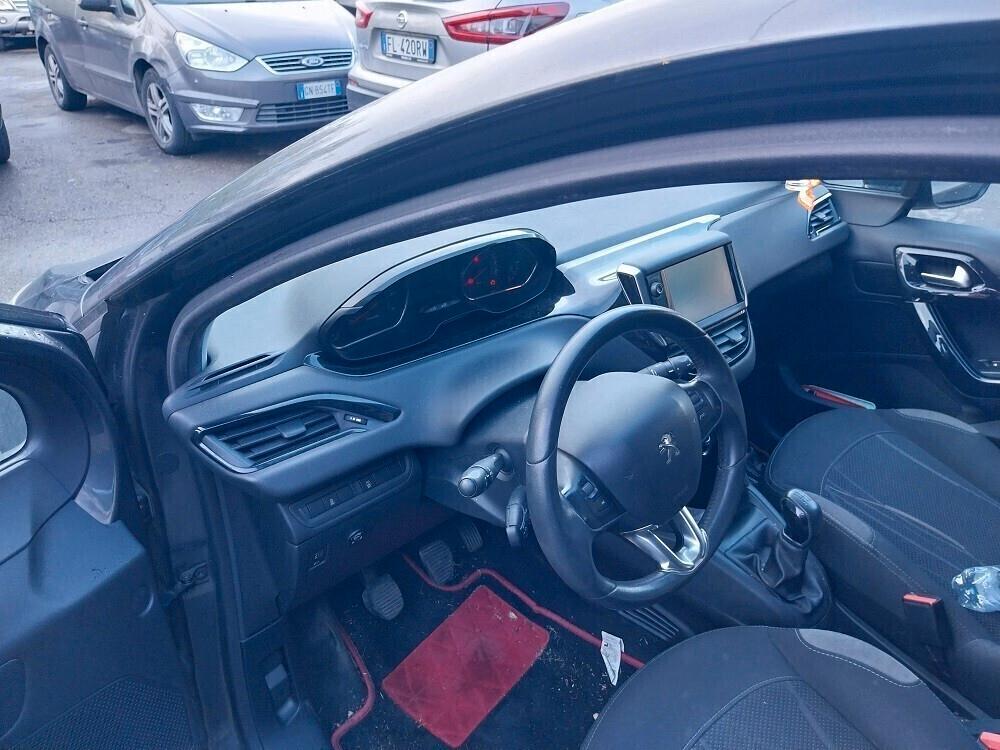 Peugeot 208 PureTech 82 5p. GPL Allure