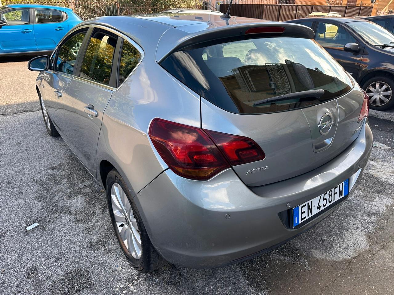 Opel Astra 1.7 CDTI 110CV EcoFLEX S&S 5 porte Cosmo