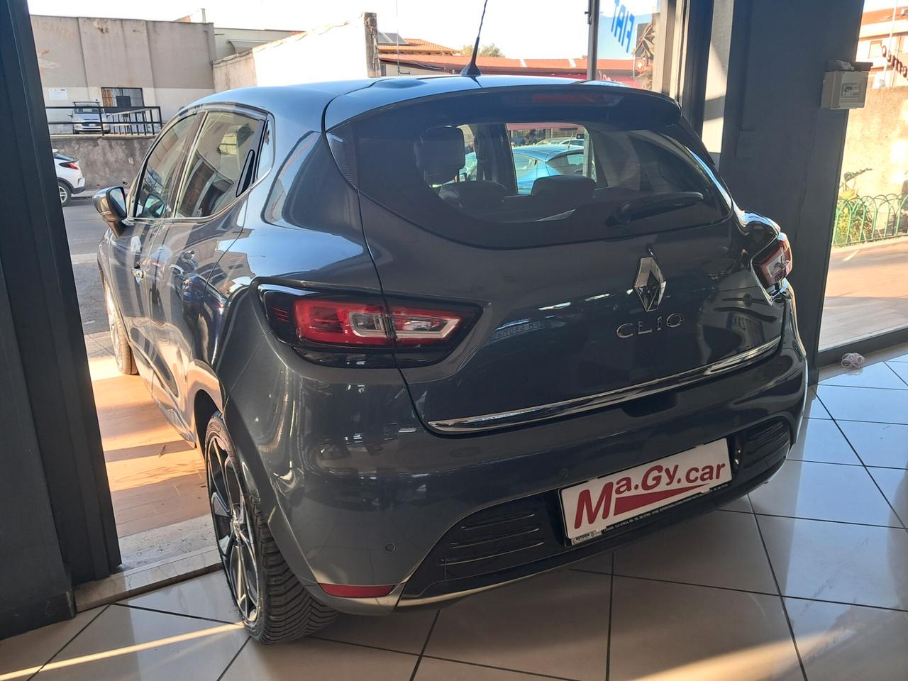 Renault Clio dCi 8V 90 cv EDC Energy Intens