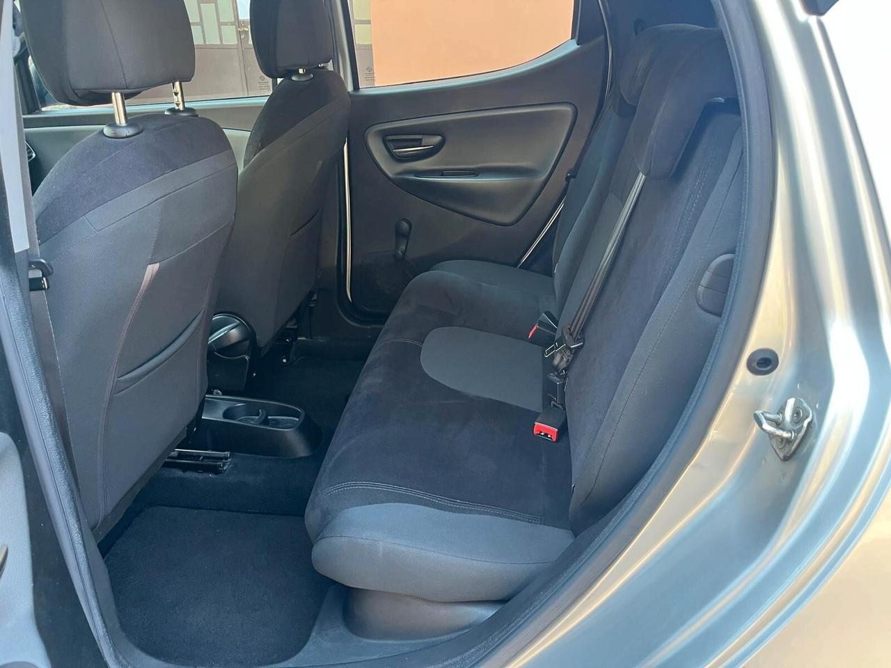 Lancia Ypsilon 1.2 69 CV 5 porte Gold