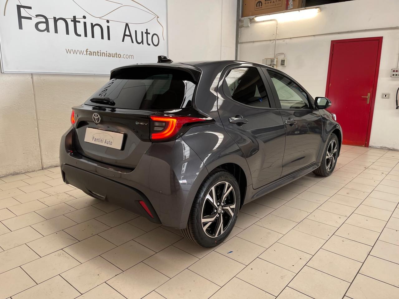 Toyota Yaris Trend Teck Pack 1.5h-Ok Neopatentato-LEGGI SOTTO