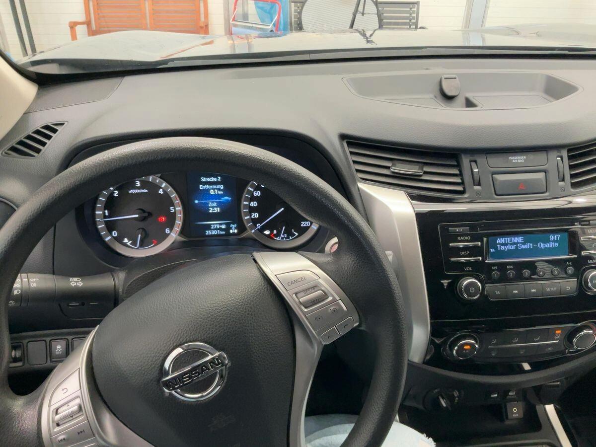 Nissan Navara 2.3 dCi 4WD King Cab Acenta