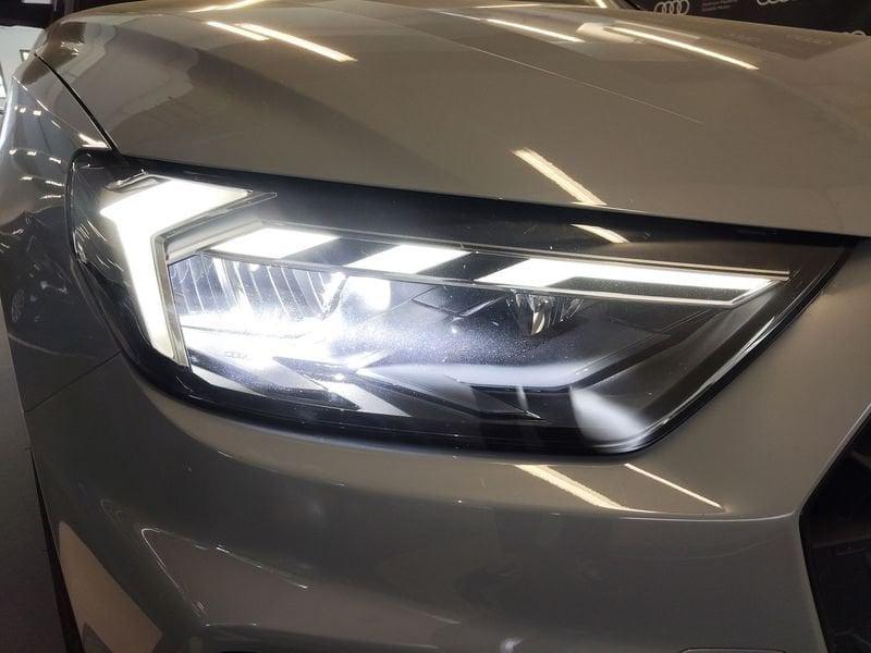 Audi A1 A1 Sportback 30 1.0 tfsi Identity Black 110cv s-tronic