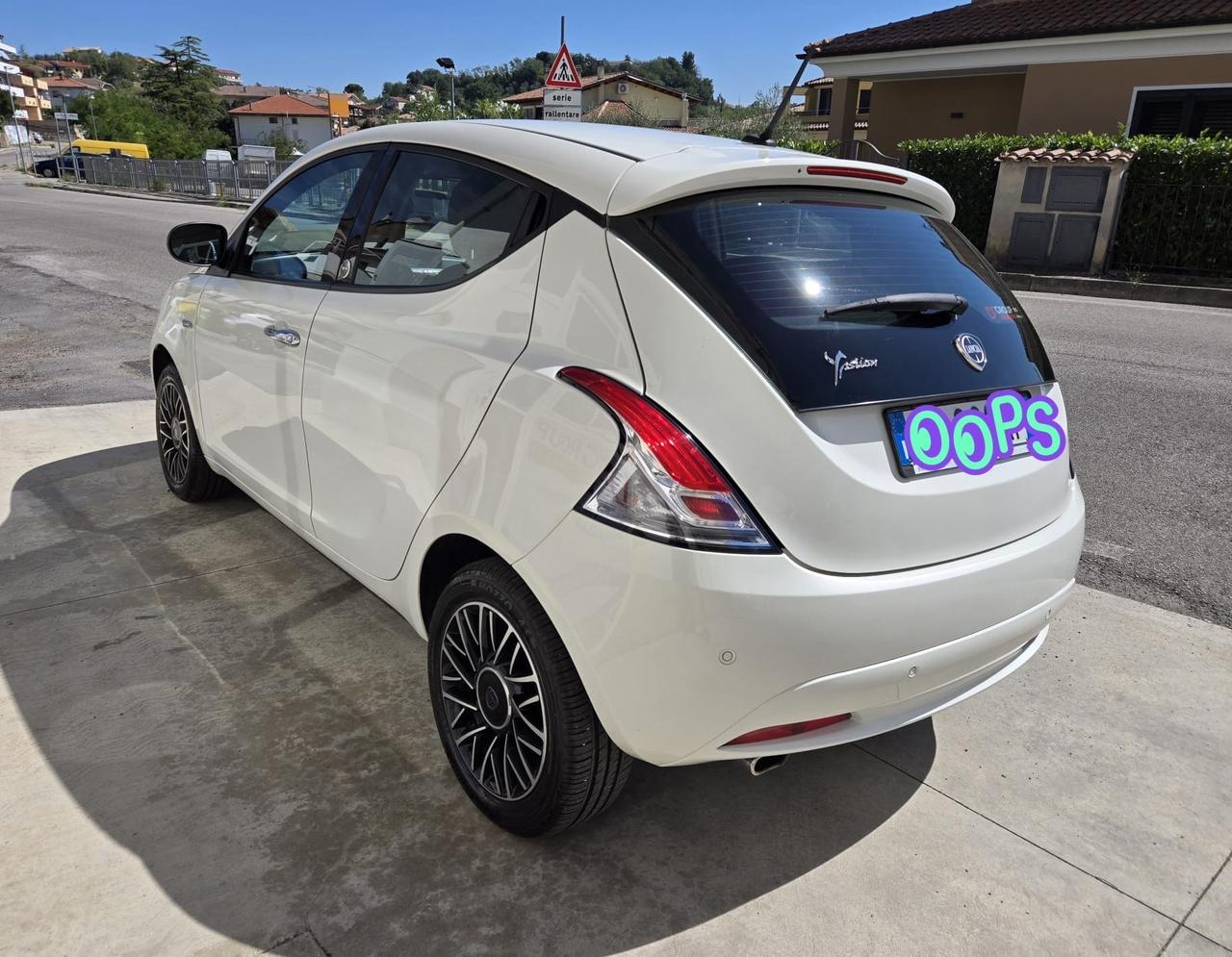 Lancia Ypsilon 1.2 69 CV 5 porte GPL Ecochic Gold