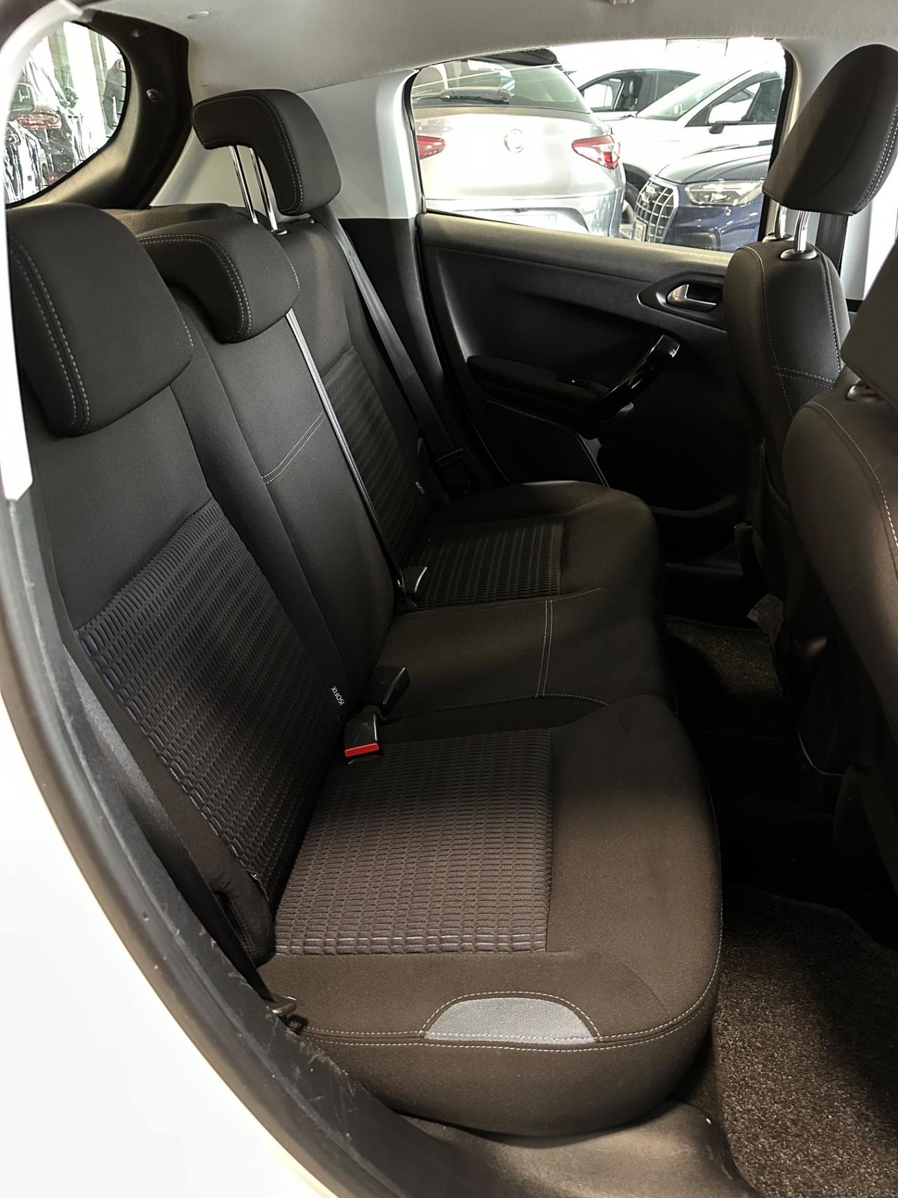 Peugeot 208 1.2 VTi 82 CV 5 porte Allure