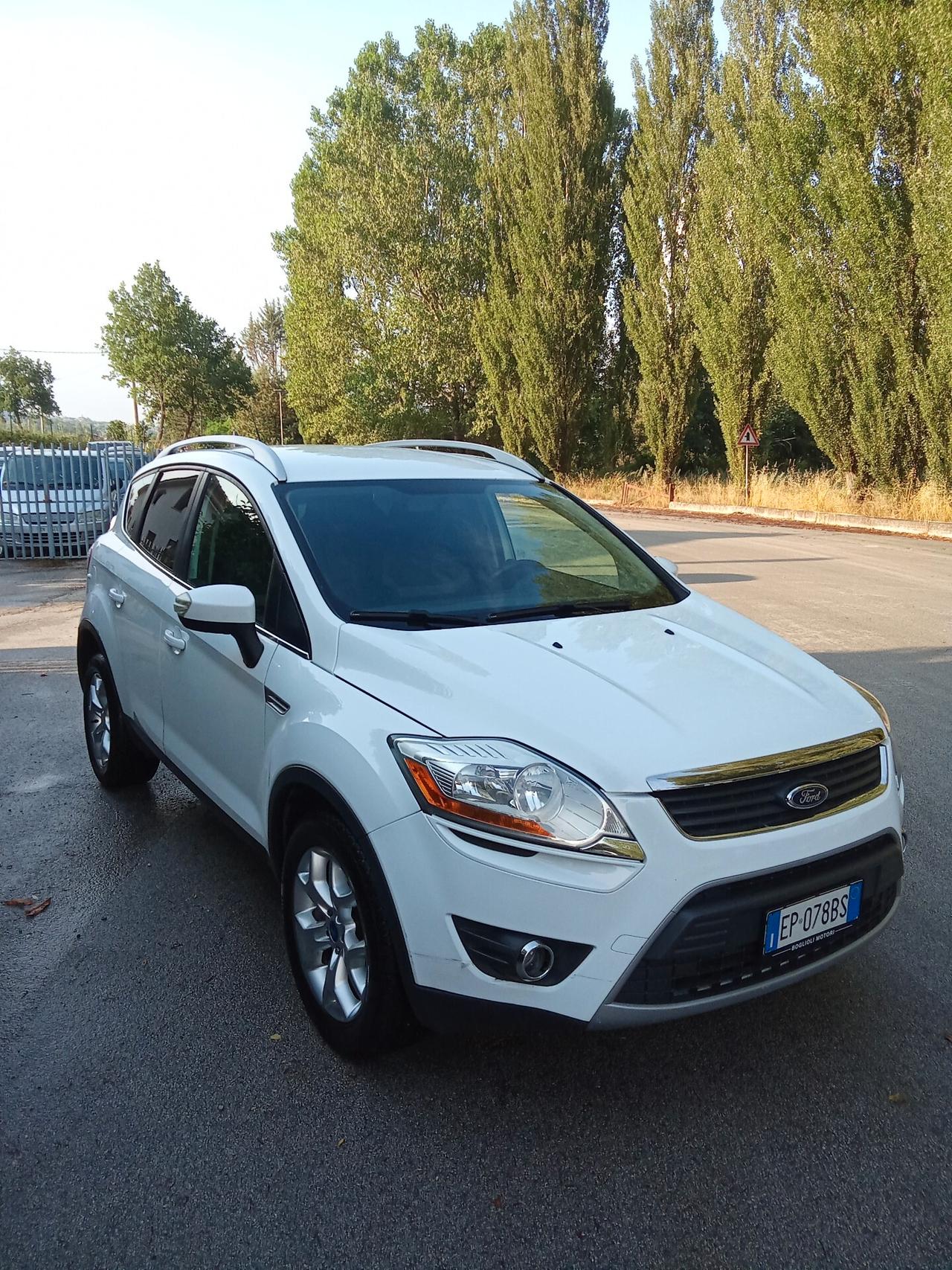 Ford Kuga 2.0 TDCi 140 CV 012