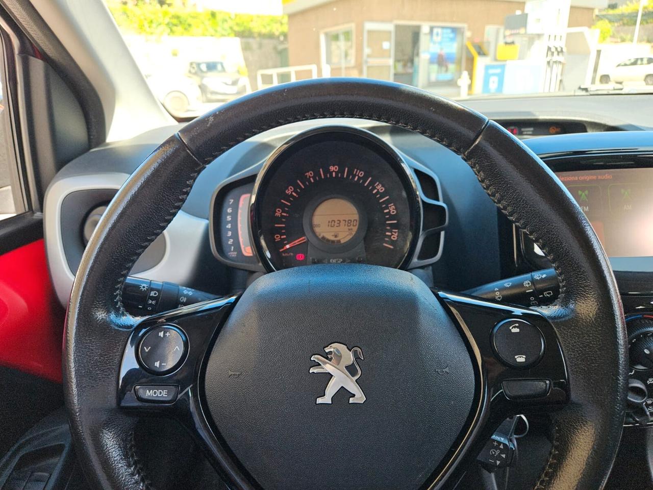 Peugeot 108 PureTech 82 5 porte Allure