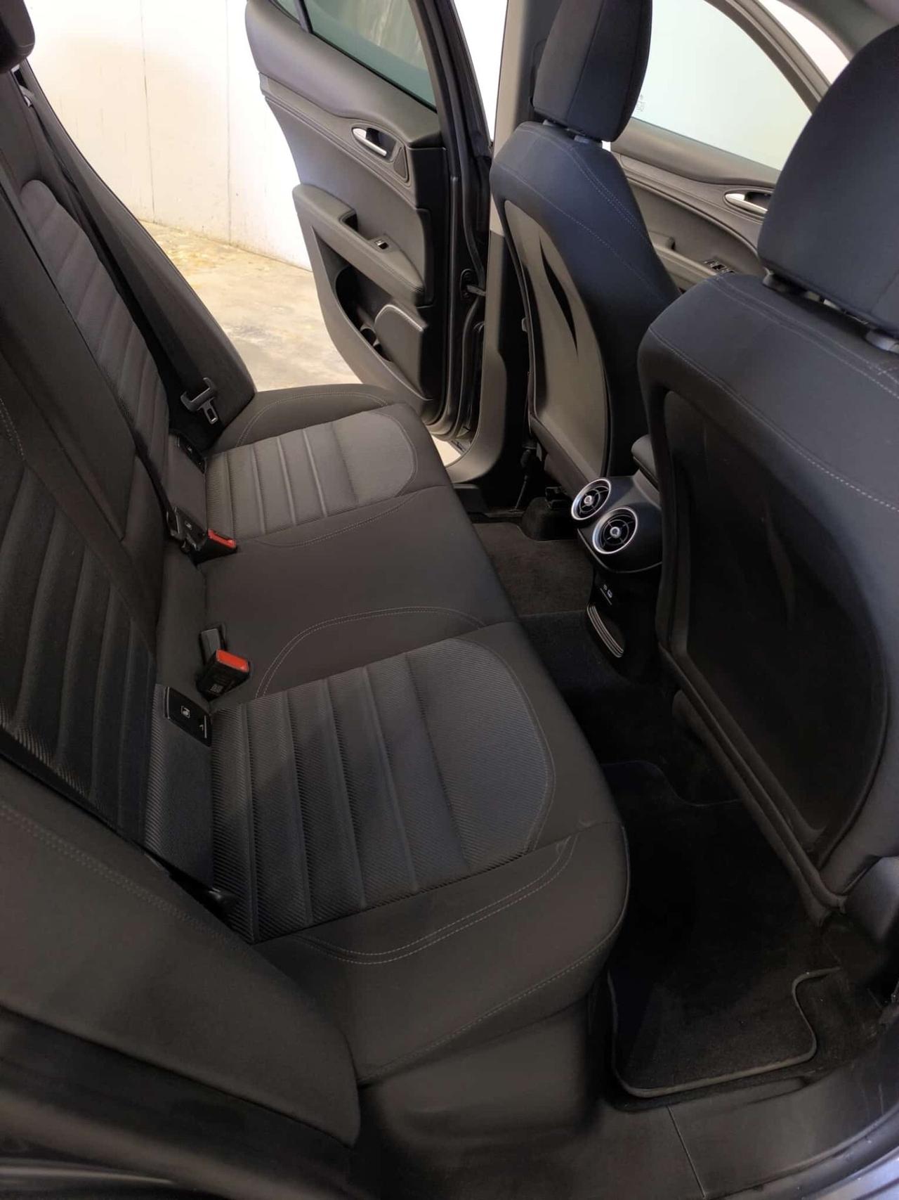 Alfa Romeo Stelvio 2.2 Turbodiesel 190 CV AT8 Q4 Business