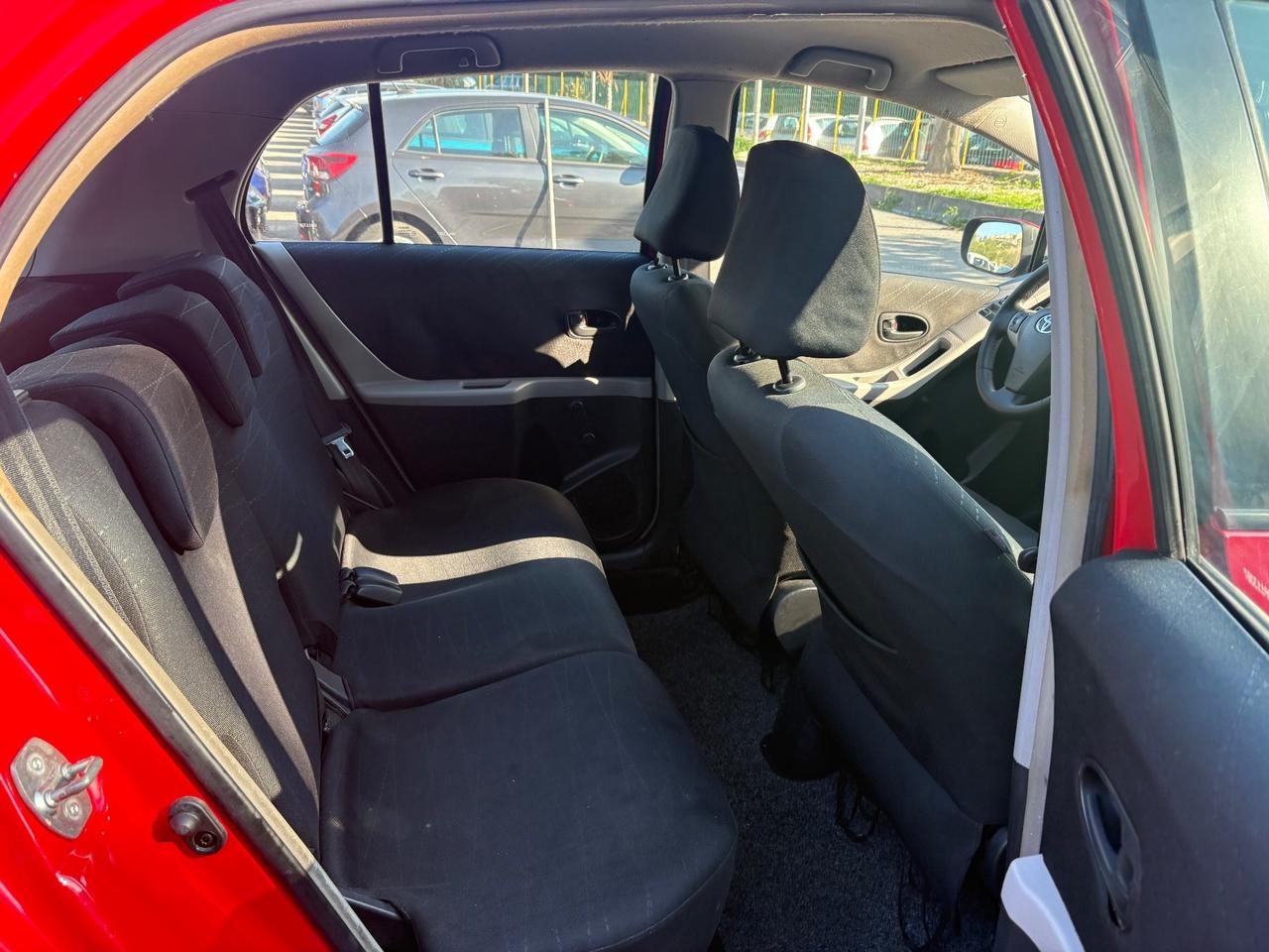 Toyota Yaris 1.0 5 porte
