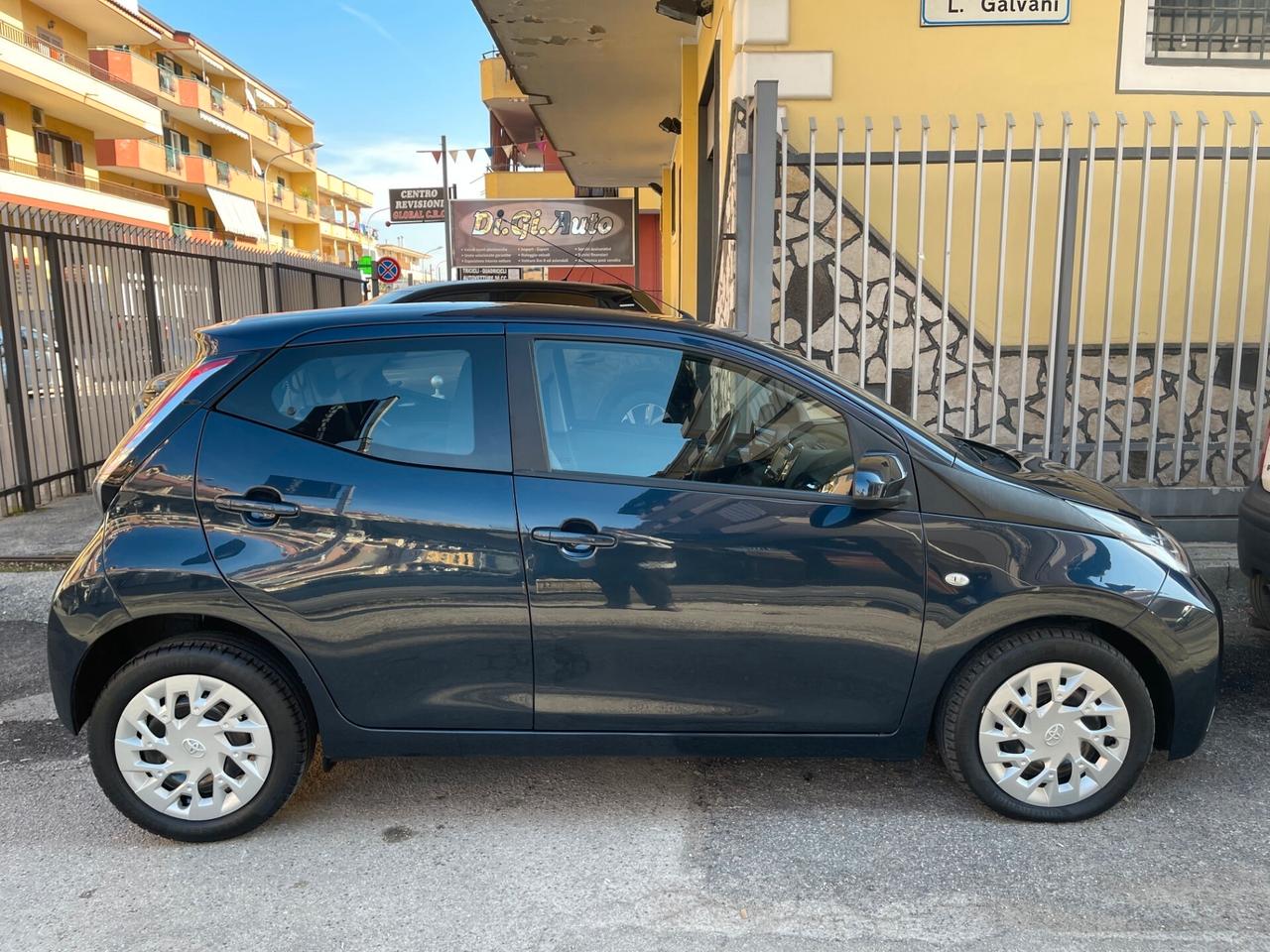 Toyota Aygo 1.0 VVT-i 69 CV 5 porte x-cite