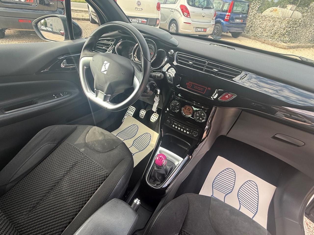 Ds DS3 3 1.2 VTi 82 Just Black