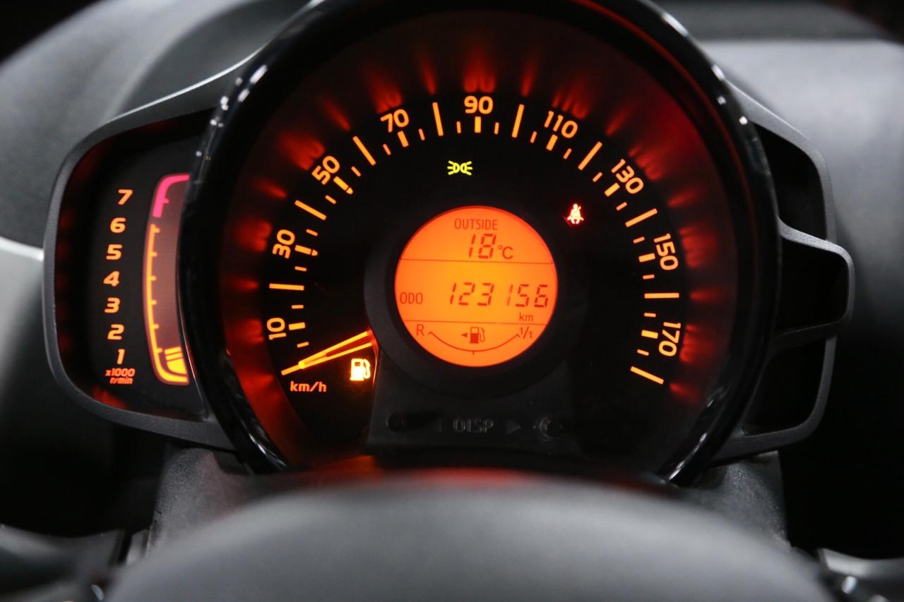 Toyota Aygo 1.0 VVT-i 69 cv x-play