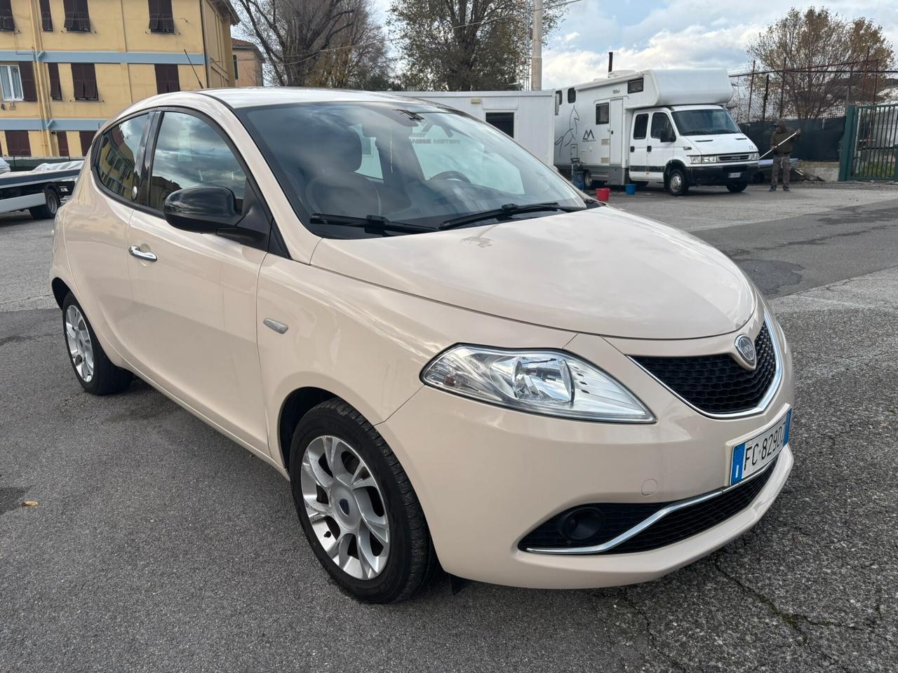 Lancia Ypsilon 1.2 69 CV 5 porte GPL Ecochic Gold