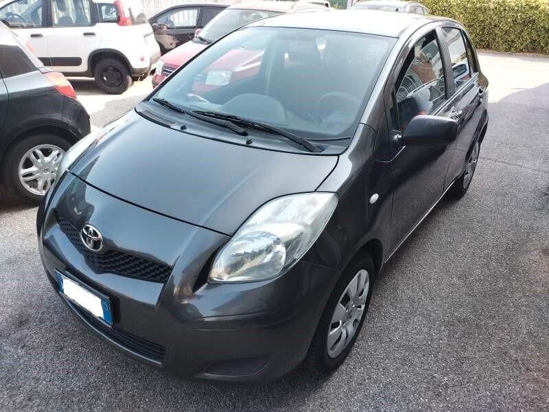 Toyota Yaris 1.0 5 porte Sol