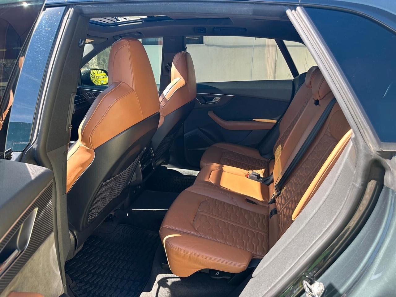 Audi Q8 RS TFSI V8 quattro tiptronic