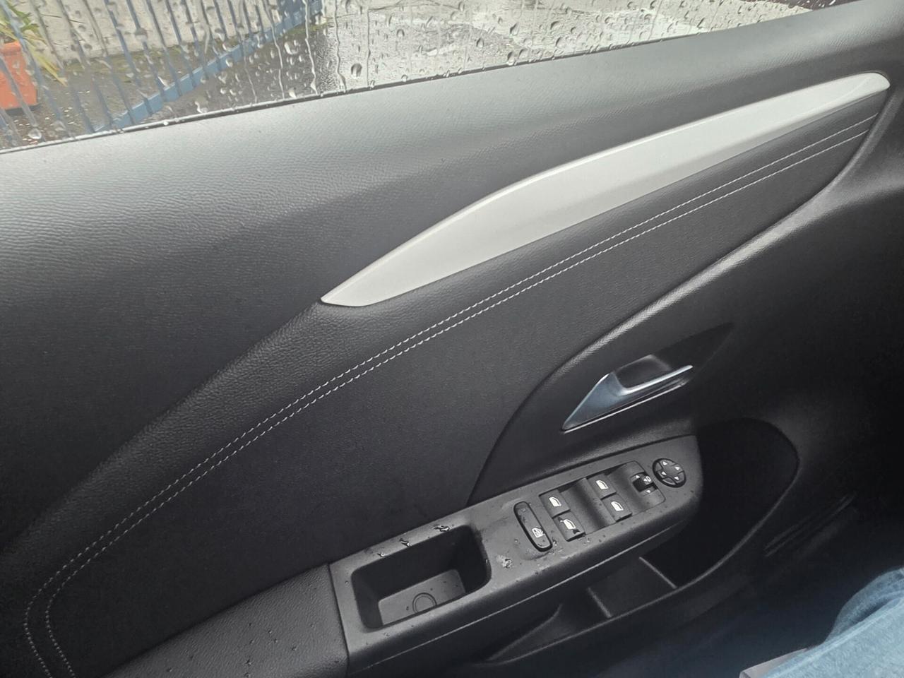 Opel Corsa HIBRID GS CAMBIO AUTOMATICO, TETTO NERO NESSUN OBBLIGO FINANZIARIO