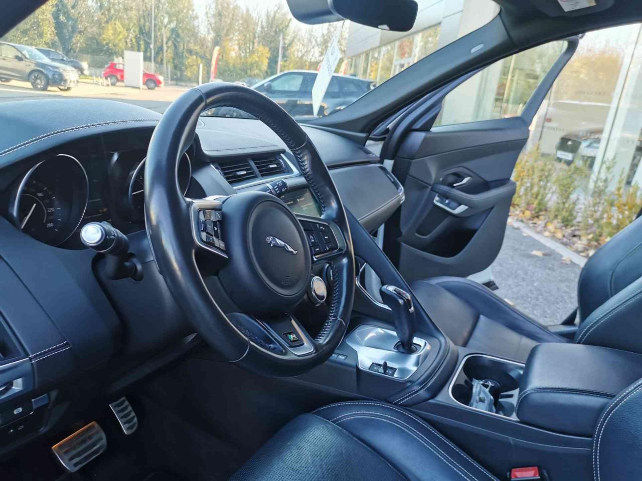JAGUAR E-Pace (X540) E-Pace 2.0D 150 CV A...