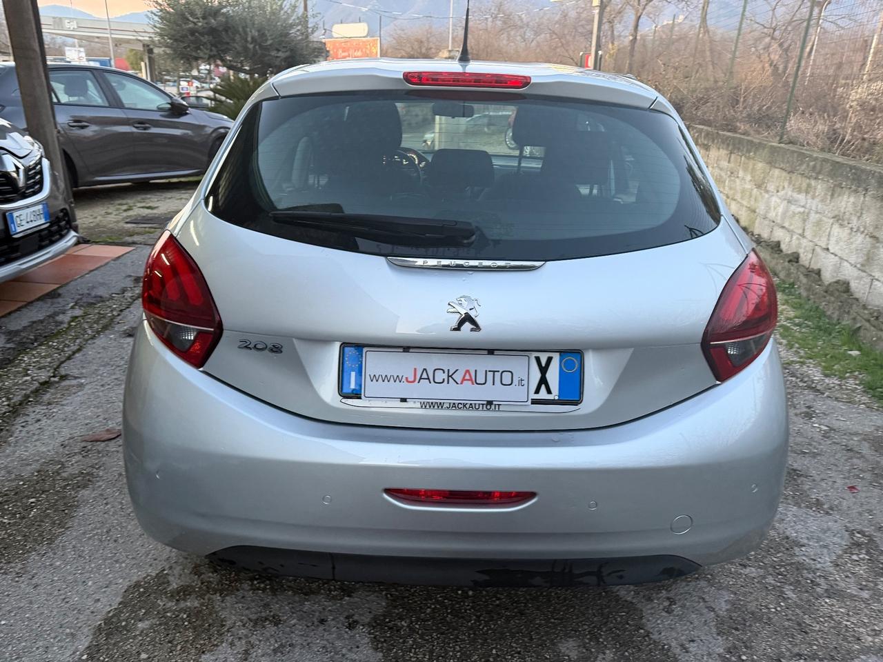 Peugeot 208 BlueHDi 75 5 porte Allure
