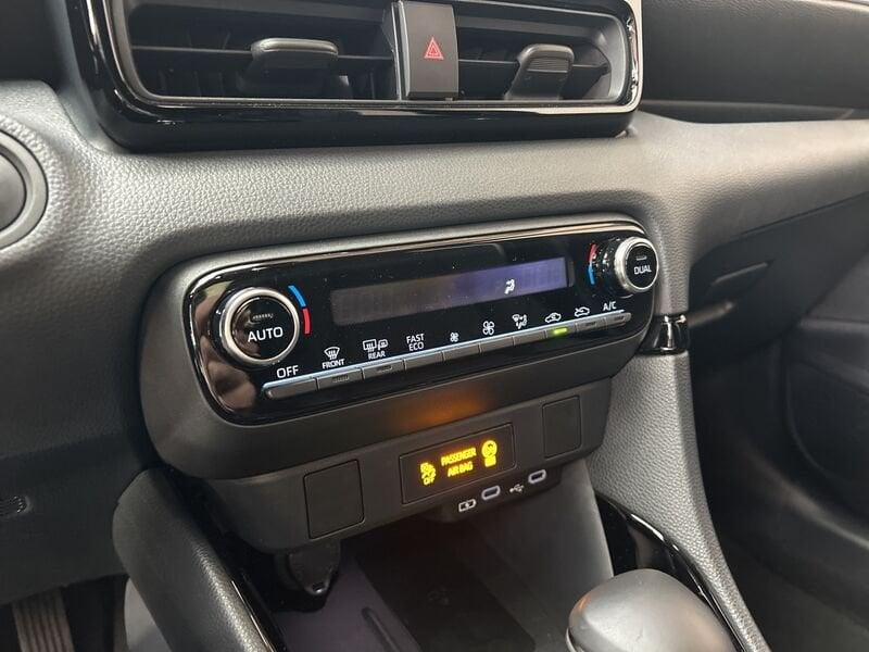 Toyota Yaris 1.5h 130 Lounge