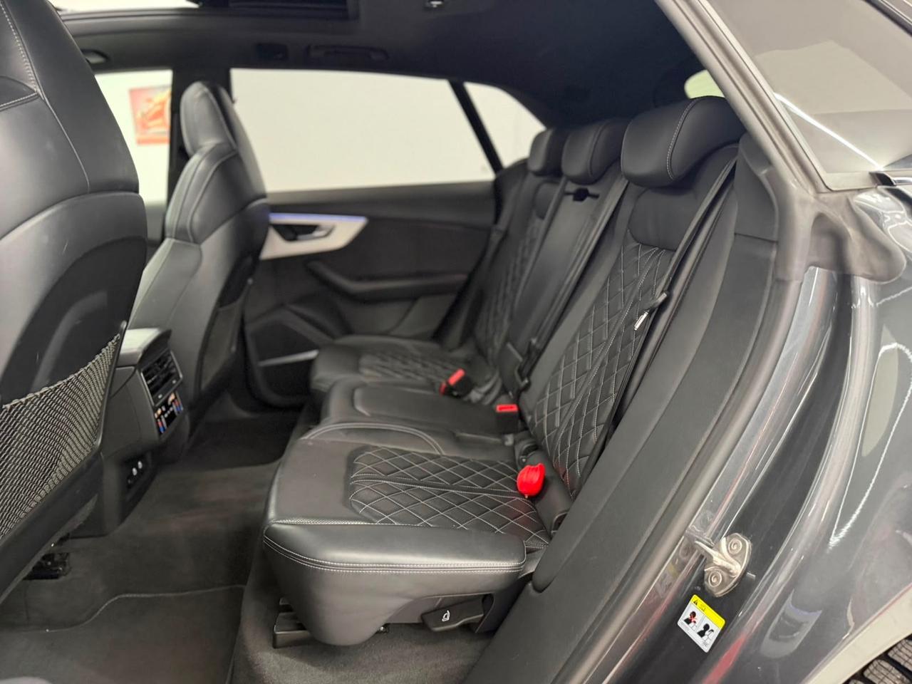 Audi Q8 SQ8 TFSI quattro tiptronic