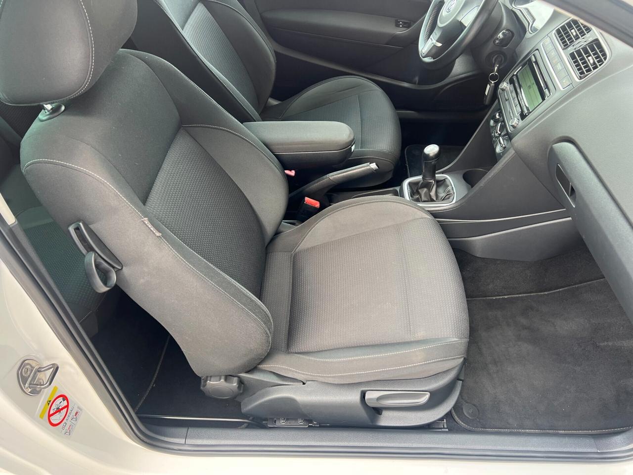 Volkswagen Polo 1.2 R-LINE/ GARANZIA