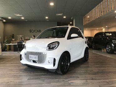 smart fortwo EQ cabrio suitegrey Caricatore da (22kW) Fari Ful Led
