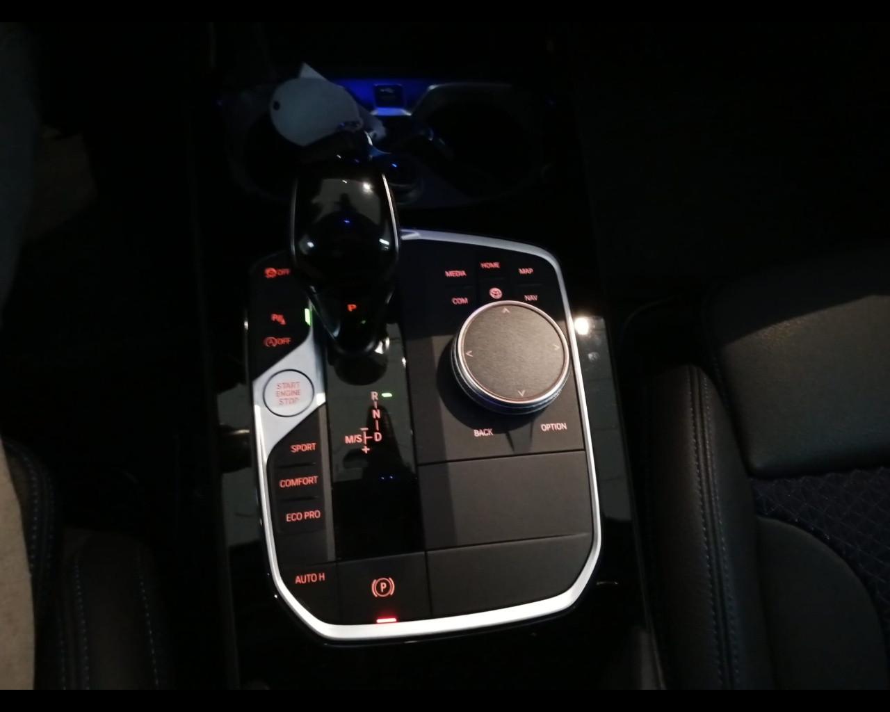 BMW Serie 1 F40 - 118d Msport auto