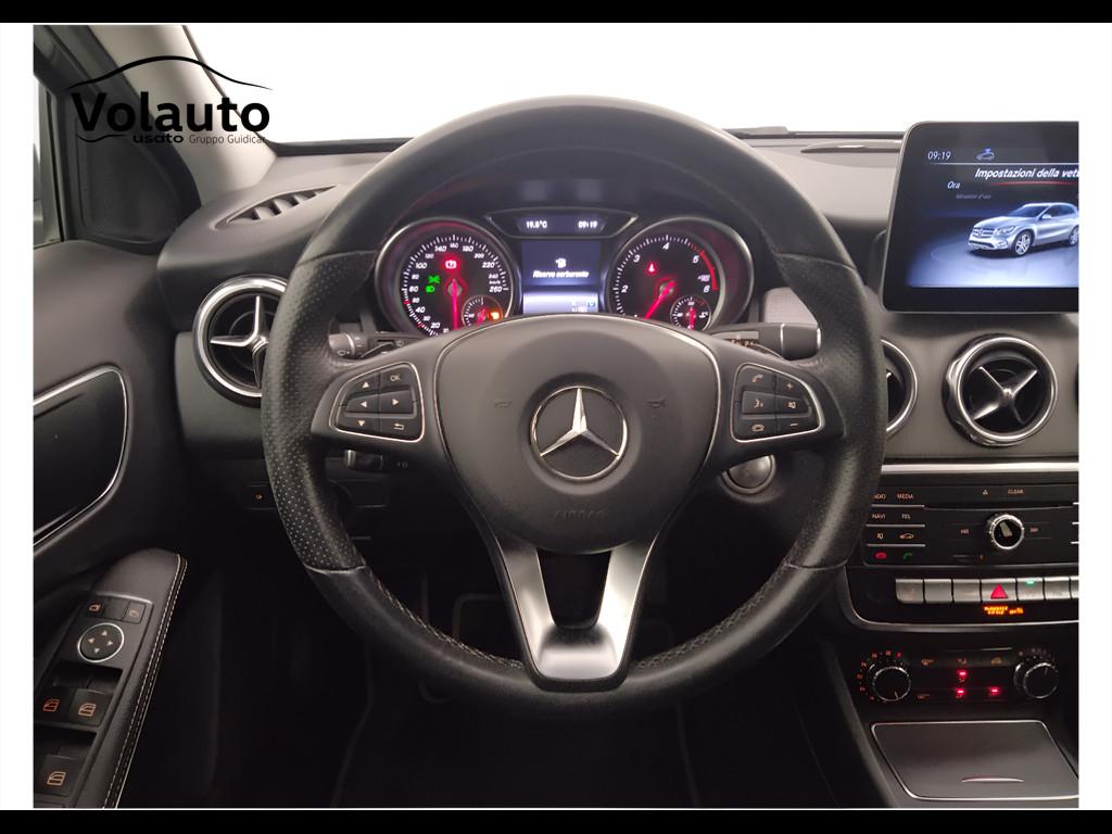 Mercedes-Benz GLA-X156 2017 - GLA 200 Sport auto